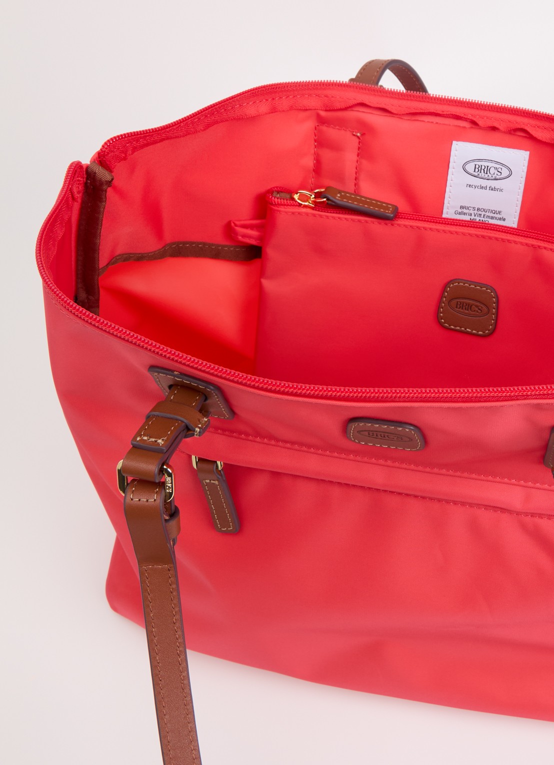 Bric's Sportina Large shopper met leren details en uitneembaar etui - detail 3 koraalrood