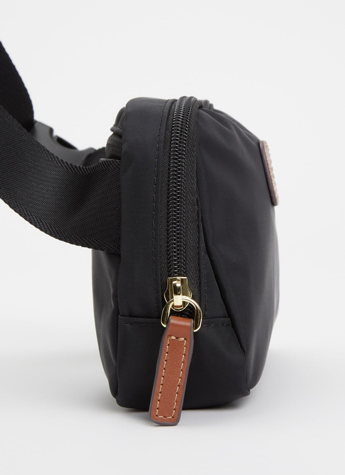 Bric's X-Collection heuptas met logo - detail 4 zwart