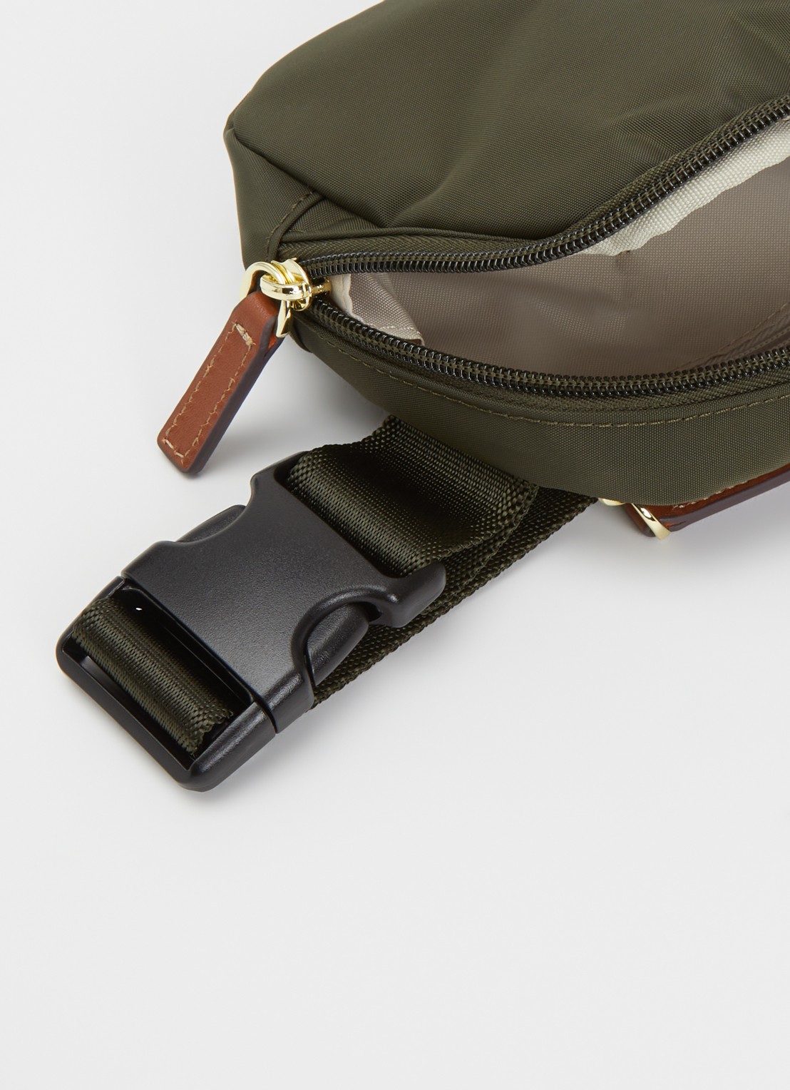 Bric's X-Collection heuptas met logo - detail 2 olijfgroen