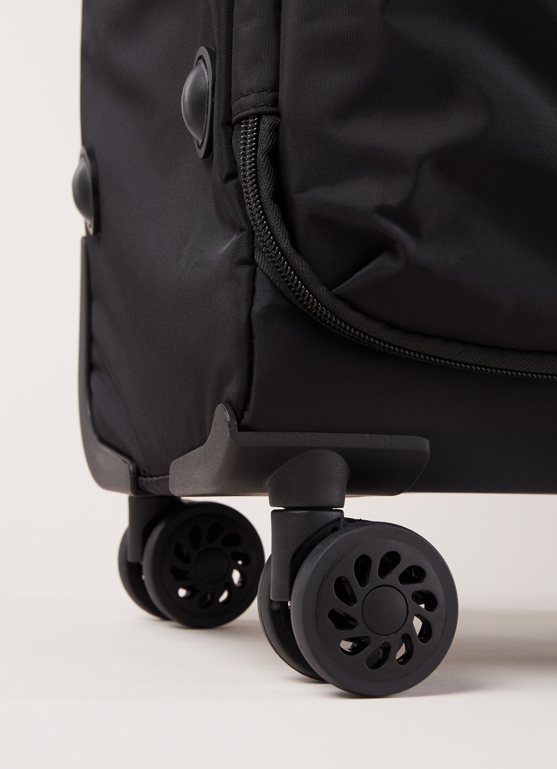Bric's X-Travel spinner 55 cm - detail 2 zwart