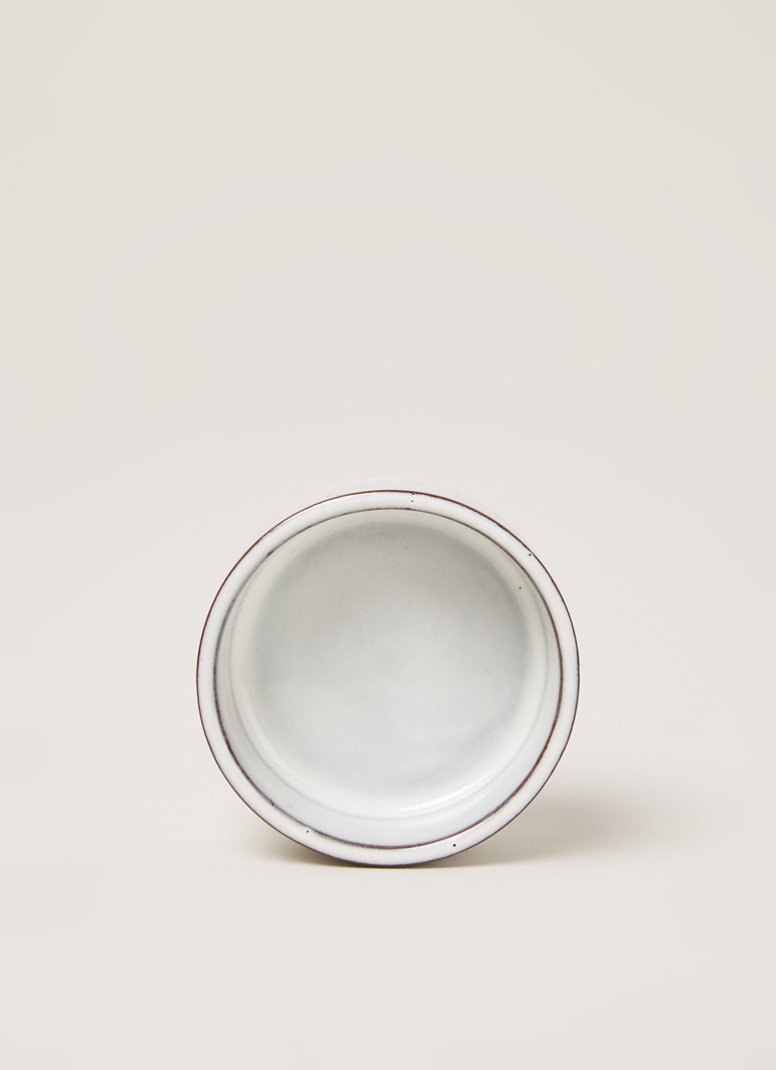 Broste Copenhagen Nordic Sand dipschaal 8 cm - detail lichtgrijs