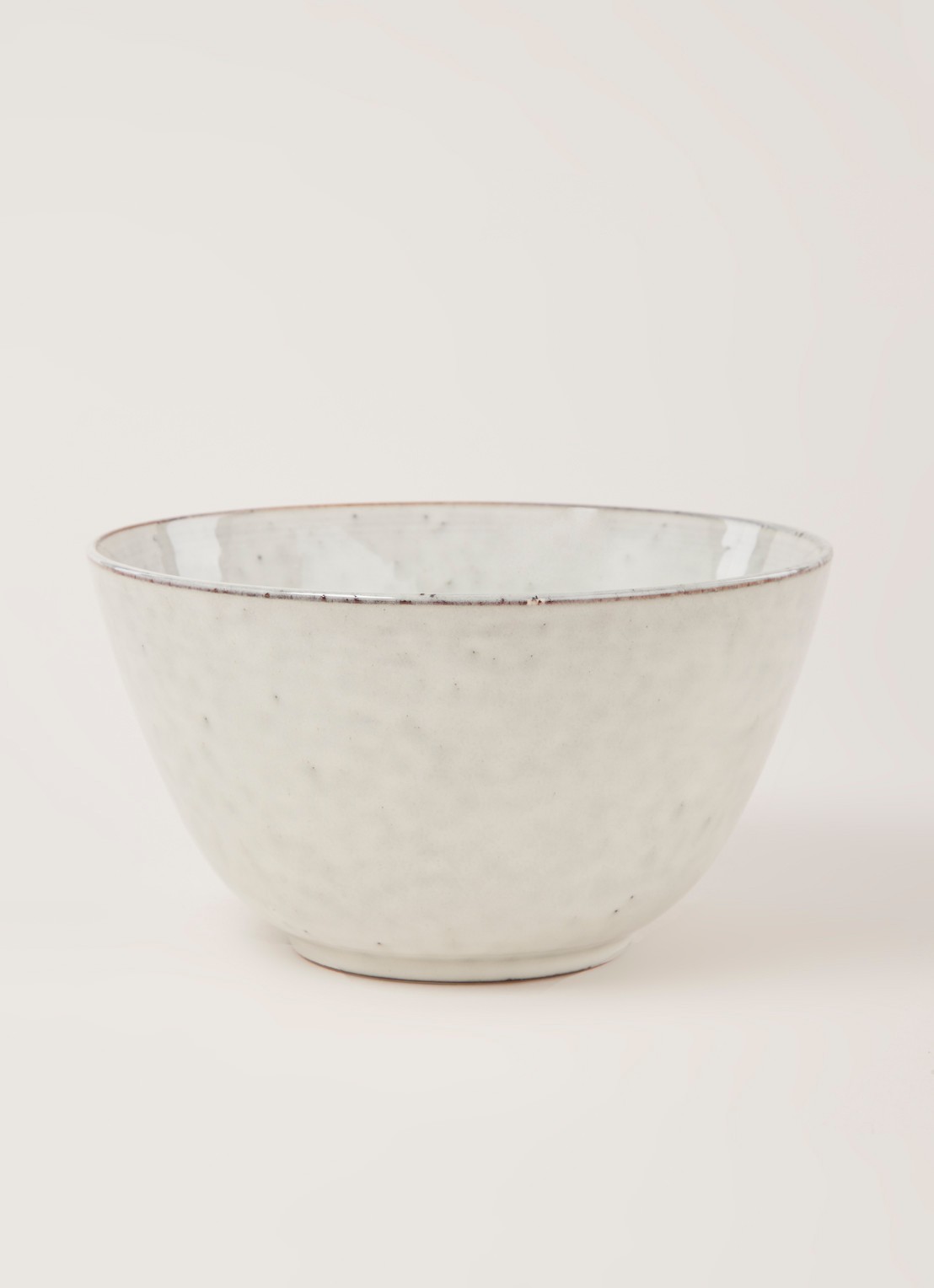 Broste Copenhagen Nordic Sand kom 20 cm  - voorkant 2 lichtgrijs