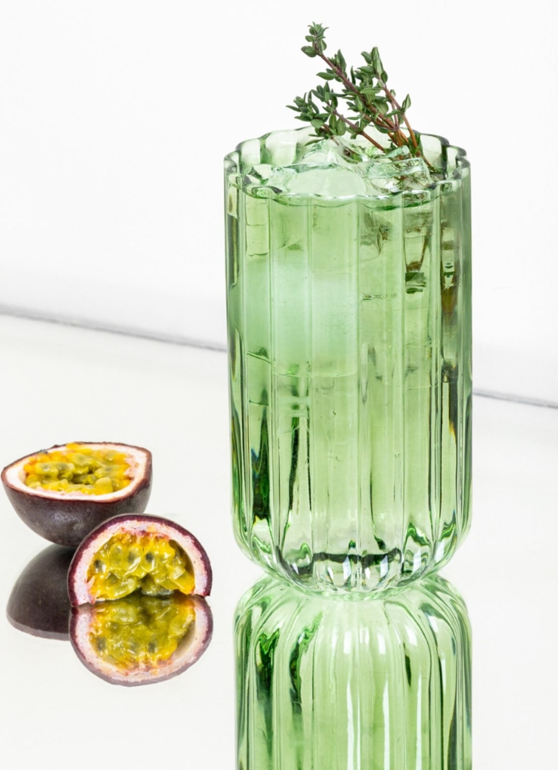 Brût Homeware Gaia longdrinkglas 46 cl - voorkant 2 groen