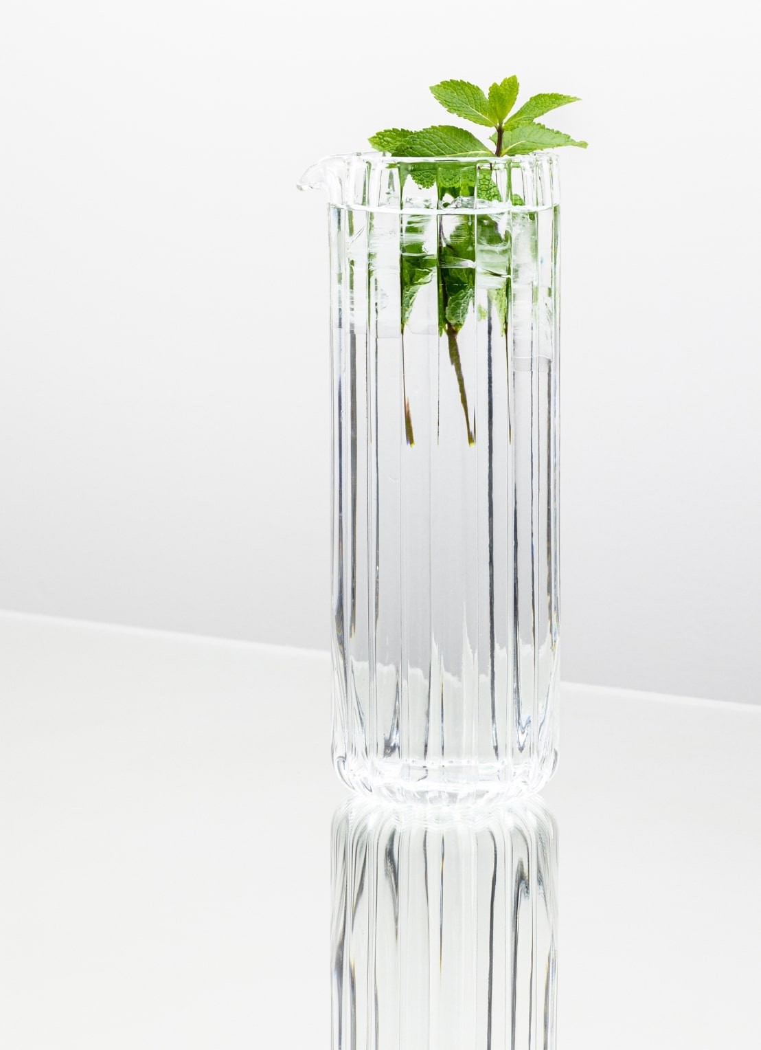 Brût Homeware Gaia waterkaraf 1,2 liter - voorkant 5 transparant