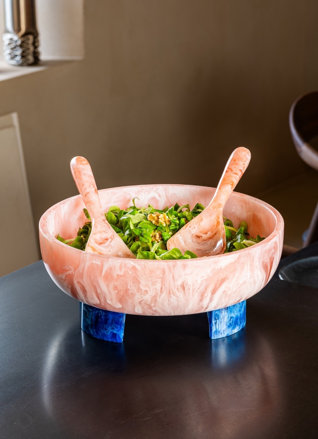 Brût Homeware Pavone saladeschaal 32 cm - achterkant 2 roze