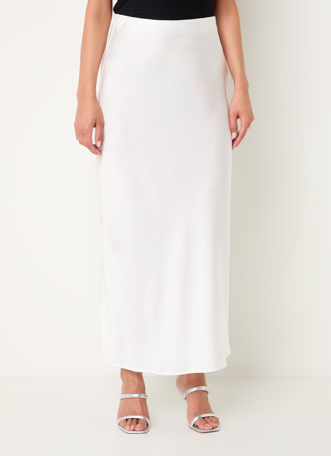 Bruuns Bazaar AcaciaBBJoanelle maxi rok van satijn - detail wit