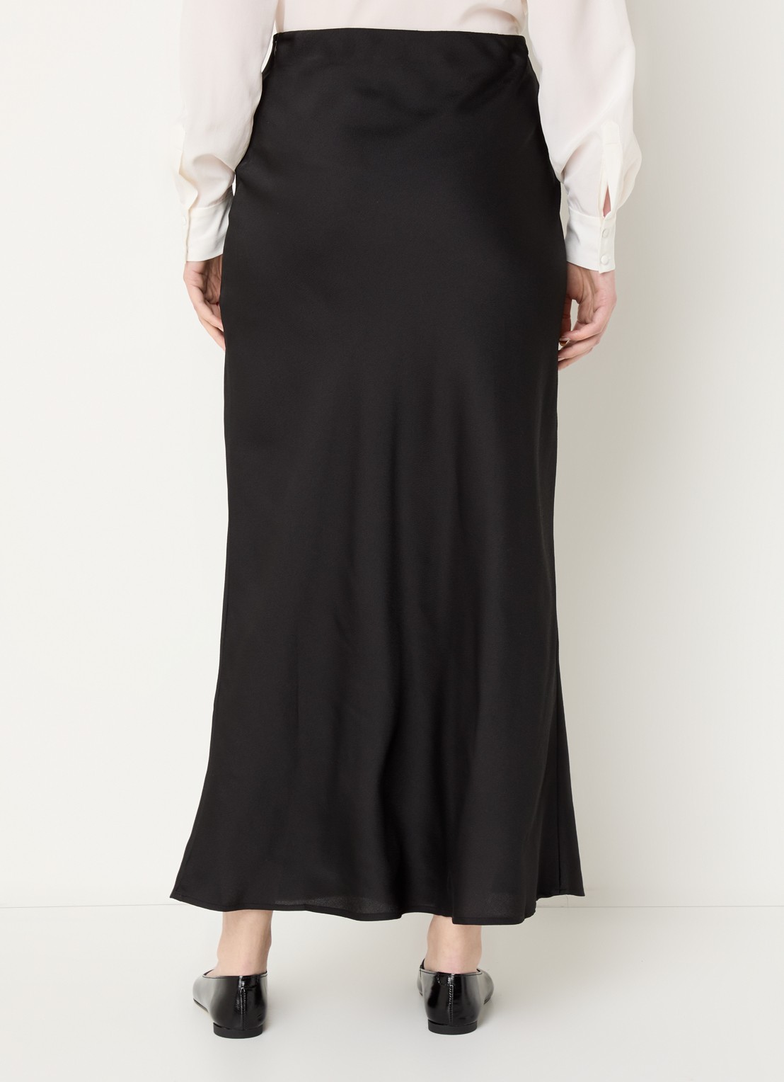 Bruuns Bazaar AcaciaBBJoanelle maxi rok van satijn - achterkant zwart