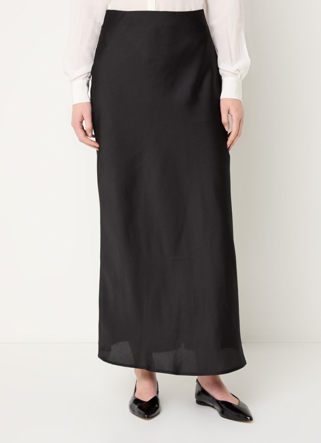 Bruuns Bazaar AcaciaBBJoanelle maxi rok van satijn - detail 2 zwart