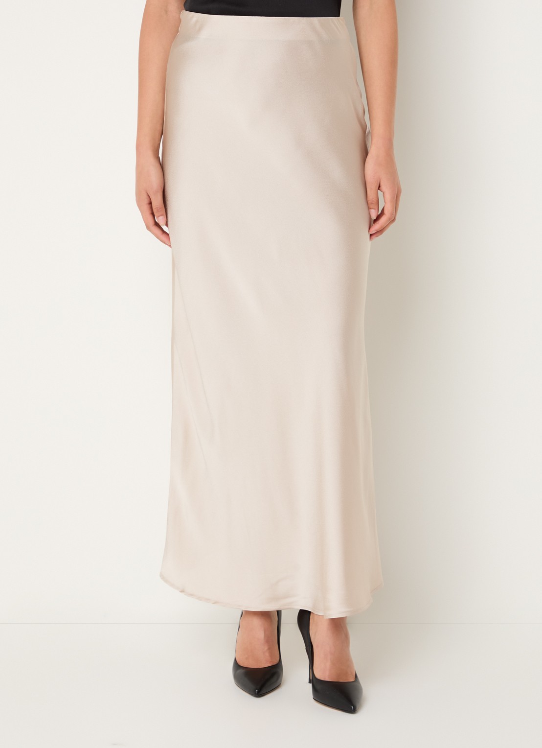 Bruuns Bazaar AcaciaBBJoanelle maxi rok van satijn - detail 2 grijs