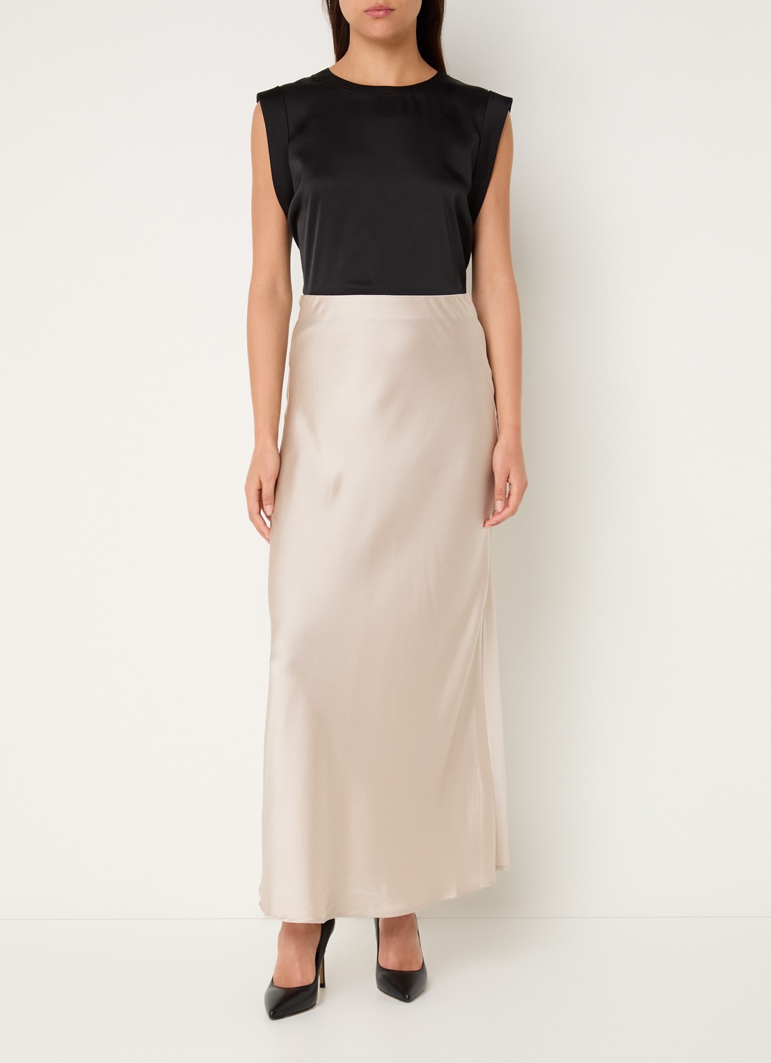 Bruuns Bazaar AcaciaBBJoanelle maxi rok van satijn - voorkant 4 grijs