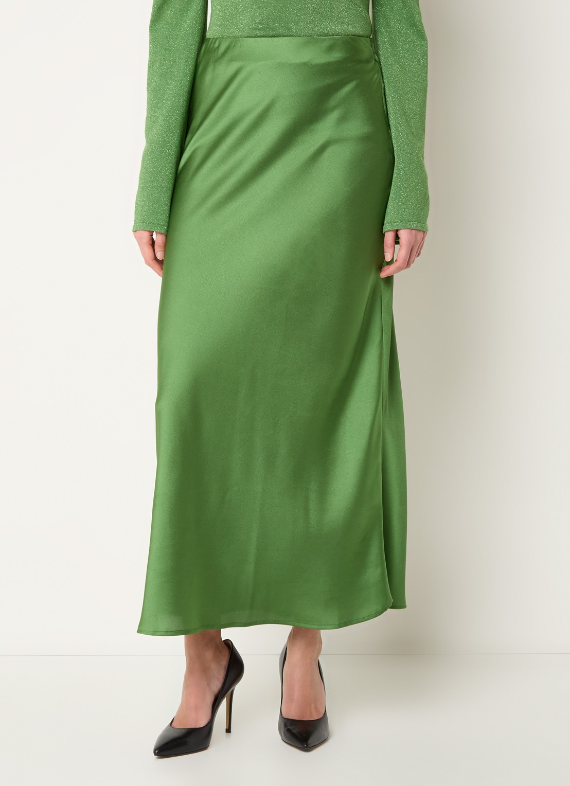 Bruuns Bazaar AcaciaBBJoanelle maxi rok van satijn - detail groen