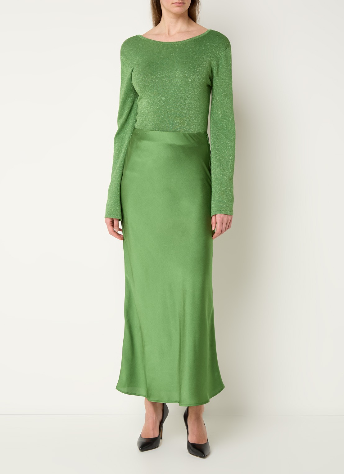 Bruuns Bazaar AcaciaBBJoanelle maxi rok van satijn - voorkant 4 groen