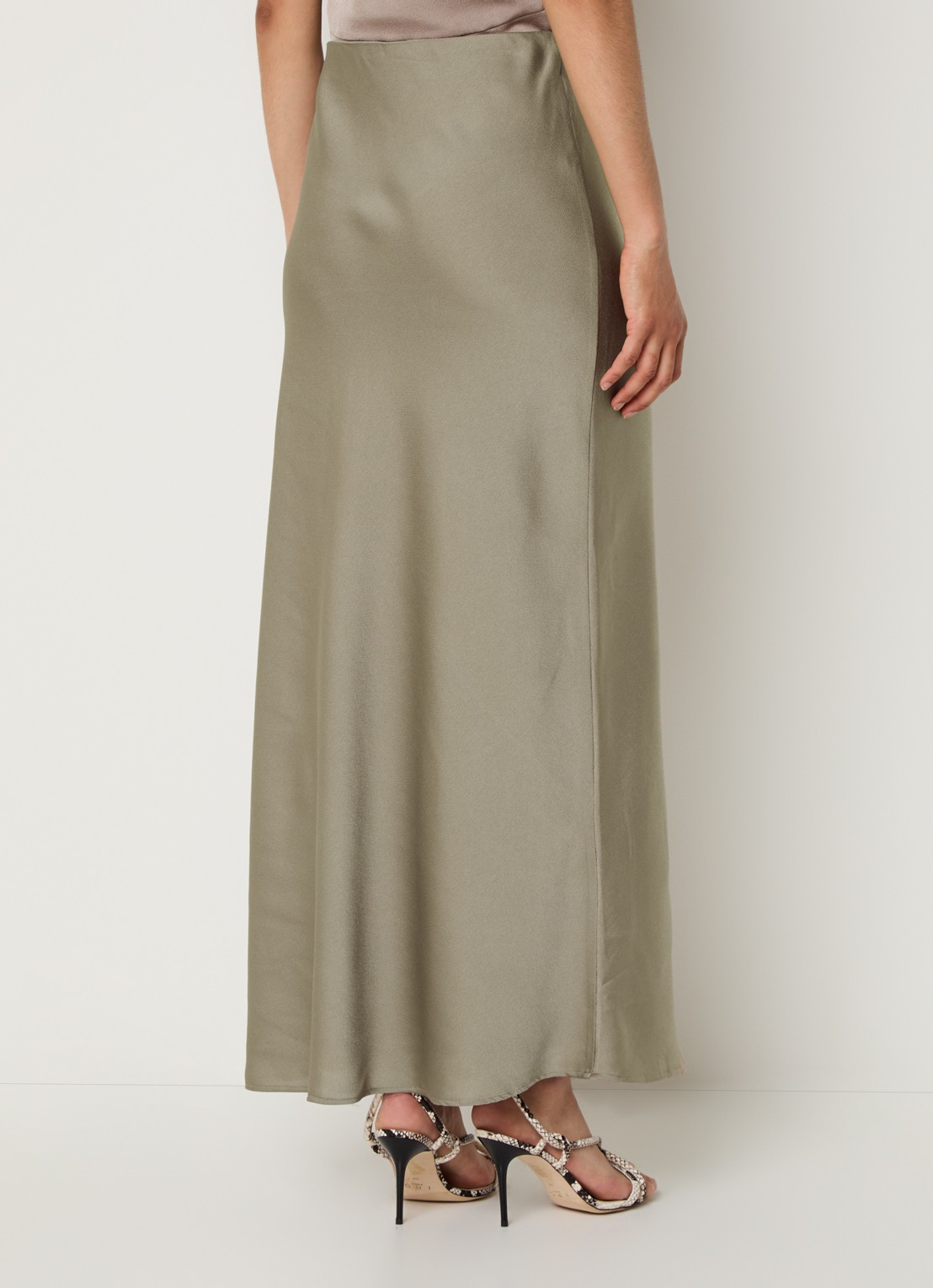 Bruuns Bazaar AcaciaBBJoanelle maxi rok van satijn - achterkant donkerbeige