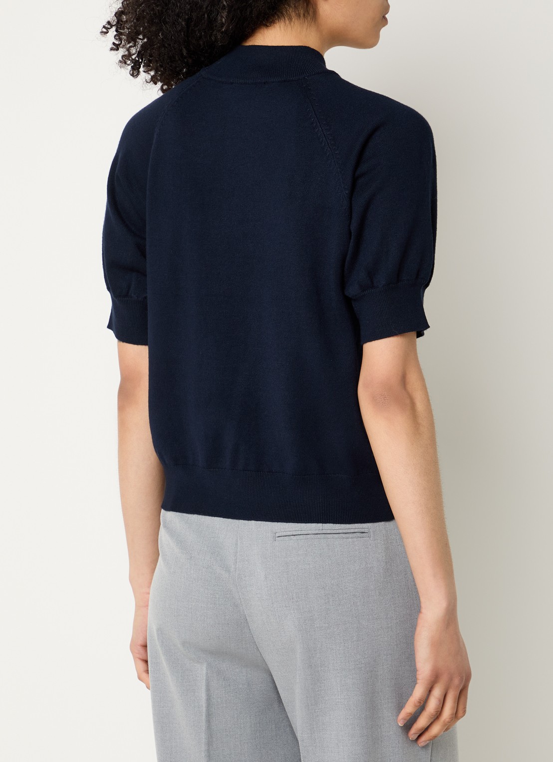 Bruuns Bazaar Anemone Halias fijngebreide top met pofmouw - achterkant 4 donkerblauw