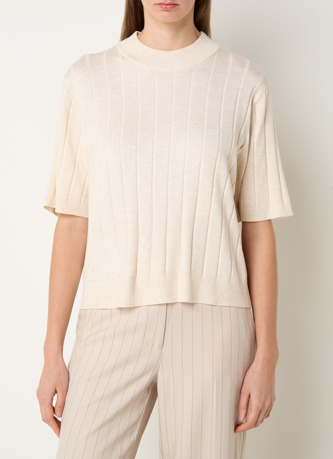 Bruuns Bazaar AnemoneBBGlady fijngebreide top met ribstructuur - detail creme