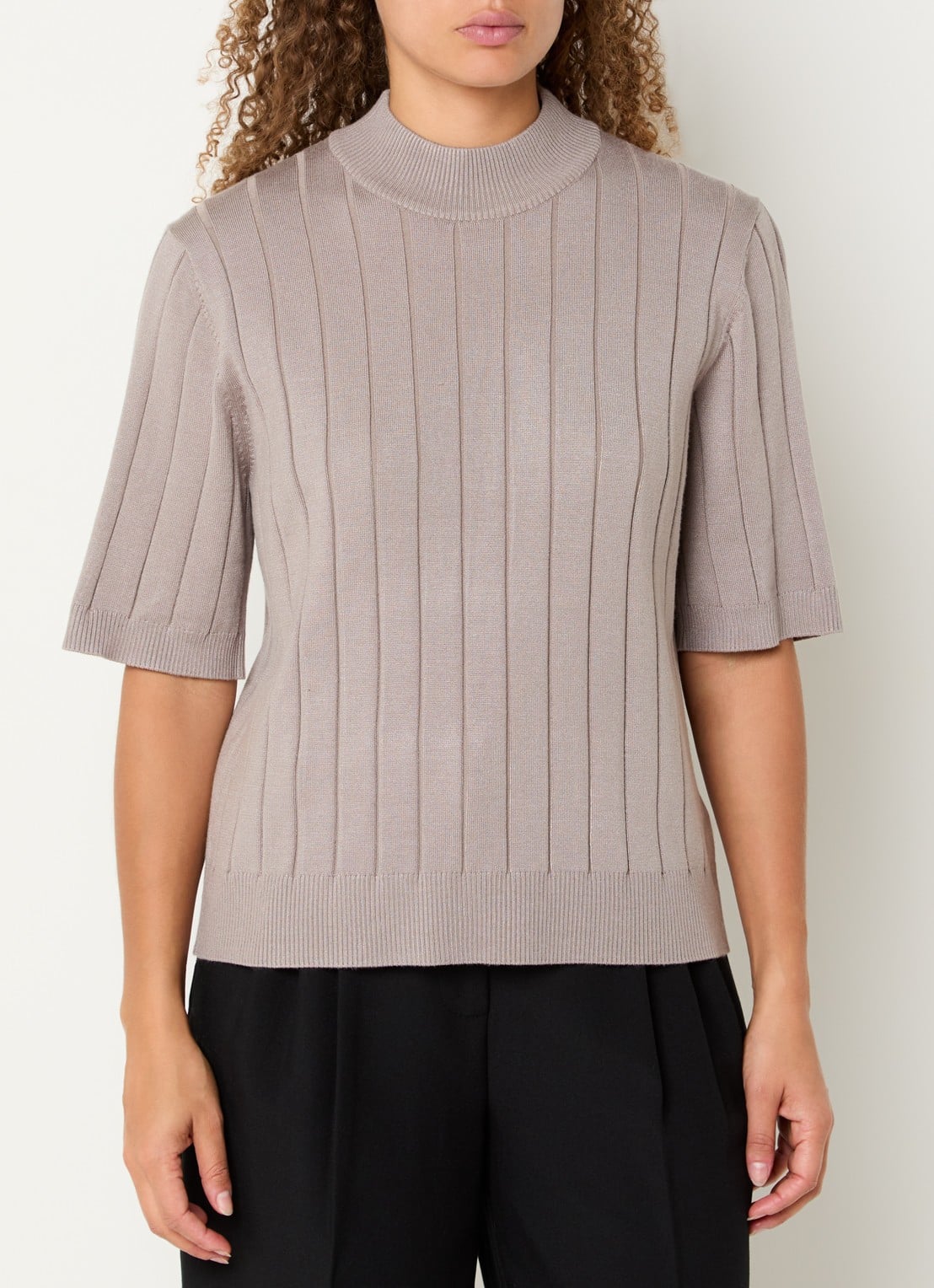 Bruuns Bazaar AnemoneBBGlady fijngebreide top met ribstructuur - detail 4 donkerbeige