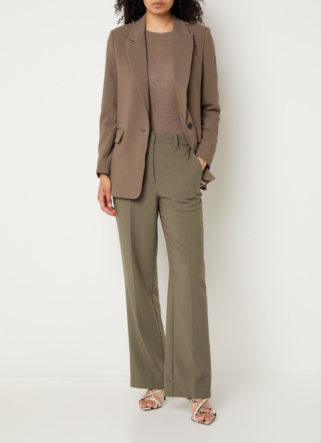 Bruuns Bazaar Cindy high waist flared fit pantalon met steekzakken - voorkant 3 lichtbruin