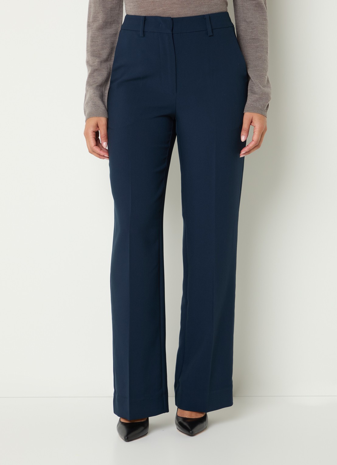 Bruuns Bazaar Cindy high waist flared fit pantalon met steekzakken - detail donkerblauw