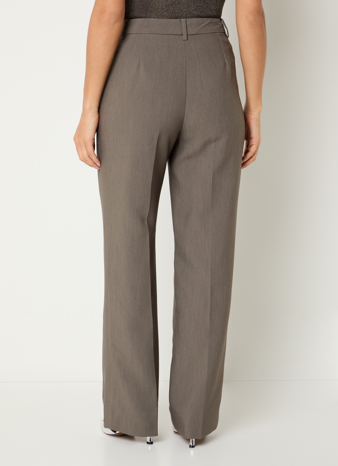 Bruuns Bazaar Cindy high waist flared fit pantalon met steekzakken - achterkant grijsmele