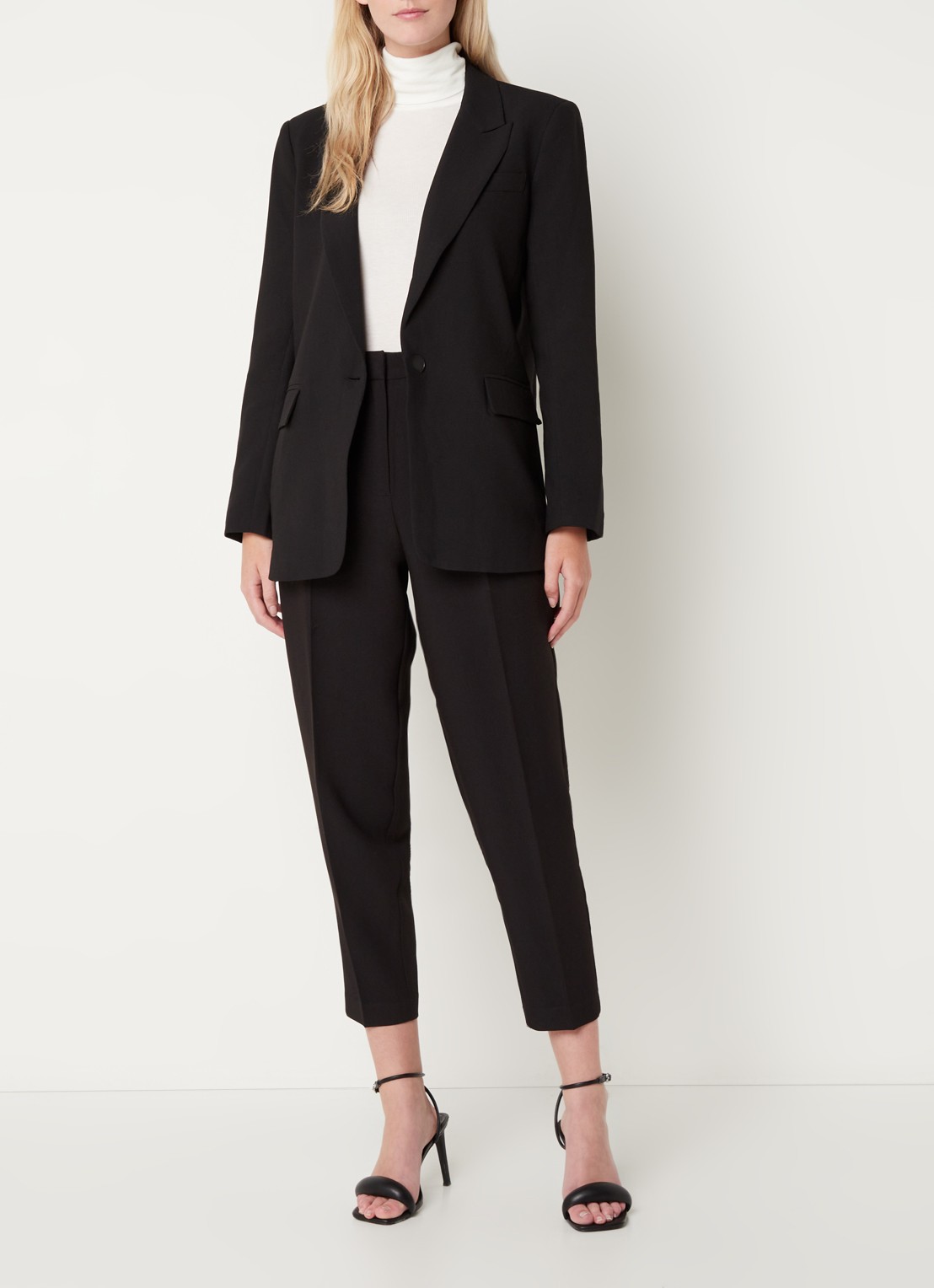 Bruuns Bazaar Frida blazer met klepzakken - voorkant 2 zwart