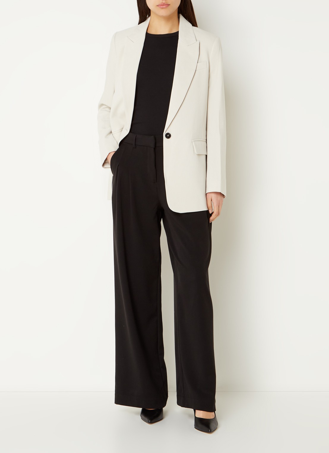 Bruuns Bazaar Frida blazer met klepzakken - voorkant 4 gebroken wit