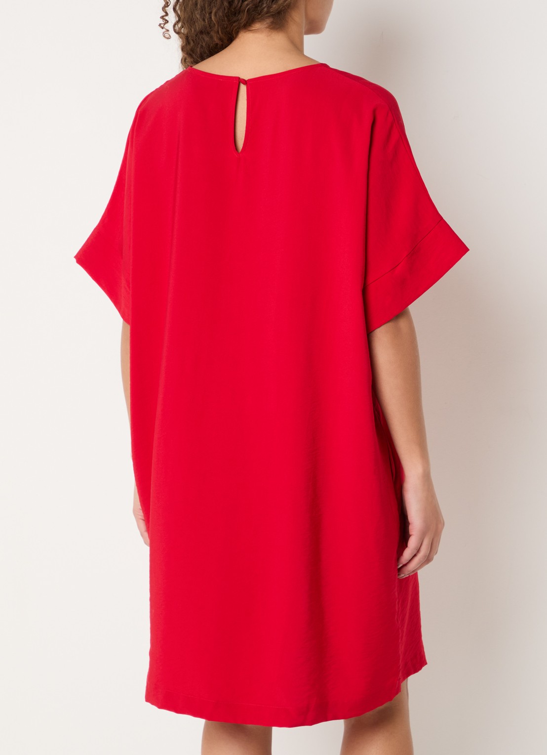 Bruuns Bazaar Gigi midi jurk met vlindermouw - achterkant rood