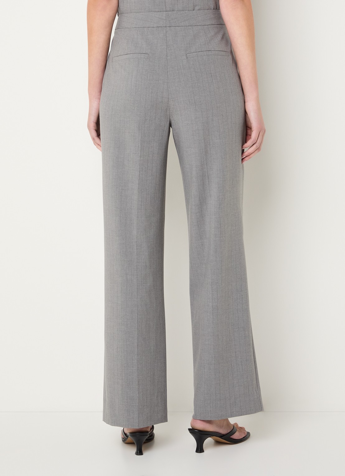 Bruuns Bazaar High waist straight fit pantalon met krijtstreep - achterkant grijs