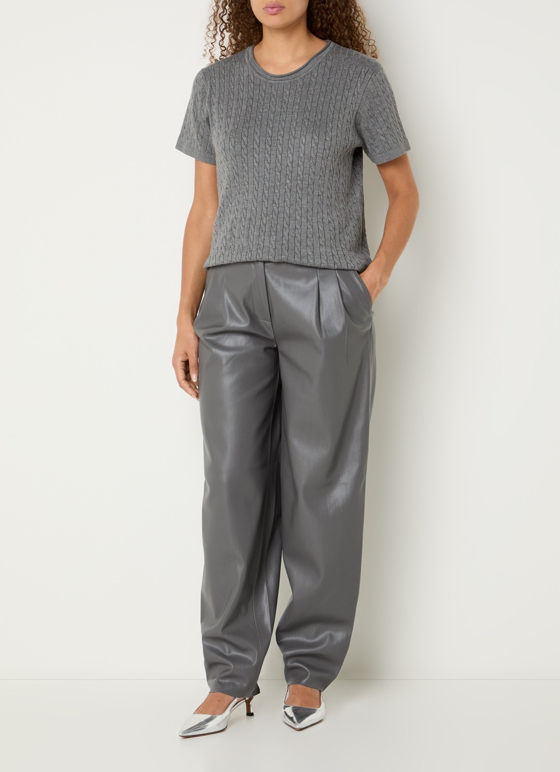 Bruuns Bazaar High waist wide fit broek van imitatieleer - voorkant 2 middengrijs