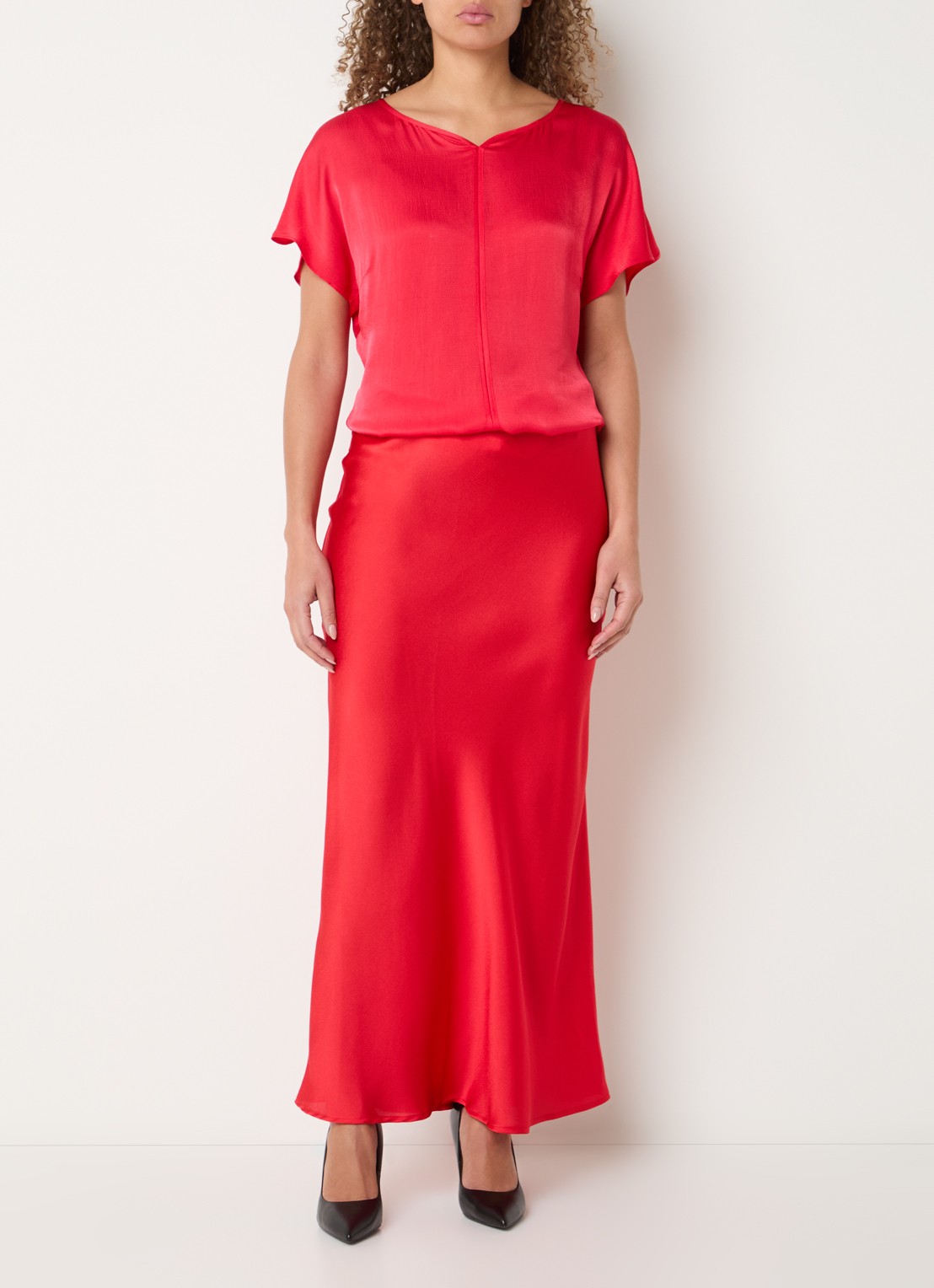 Bruuns Bazaar Joanelle maxi rok van satijn - voorkant 3 rood