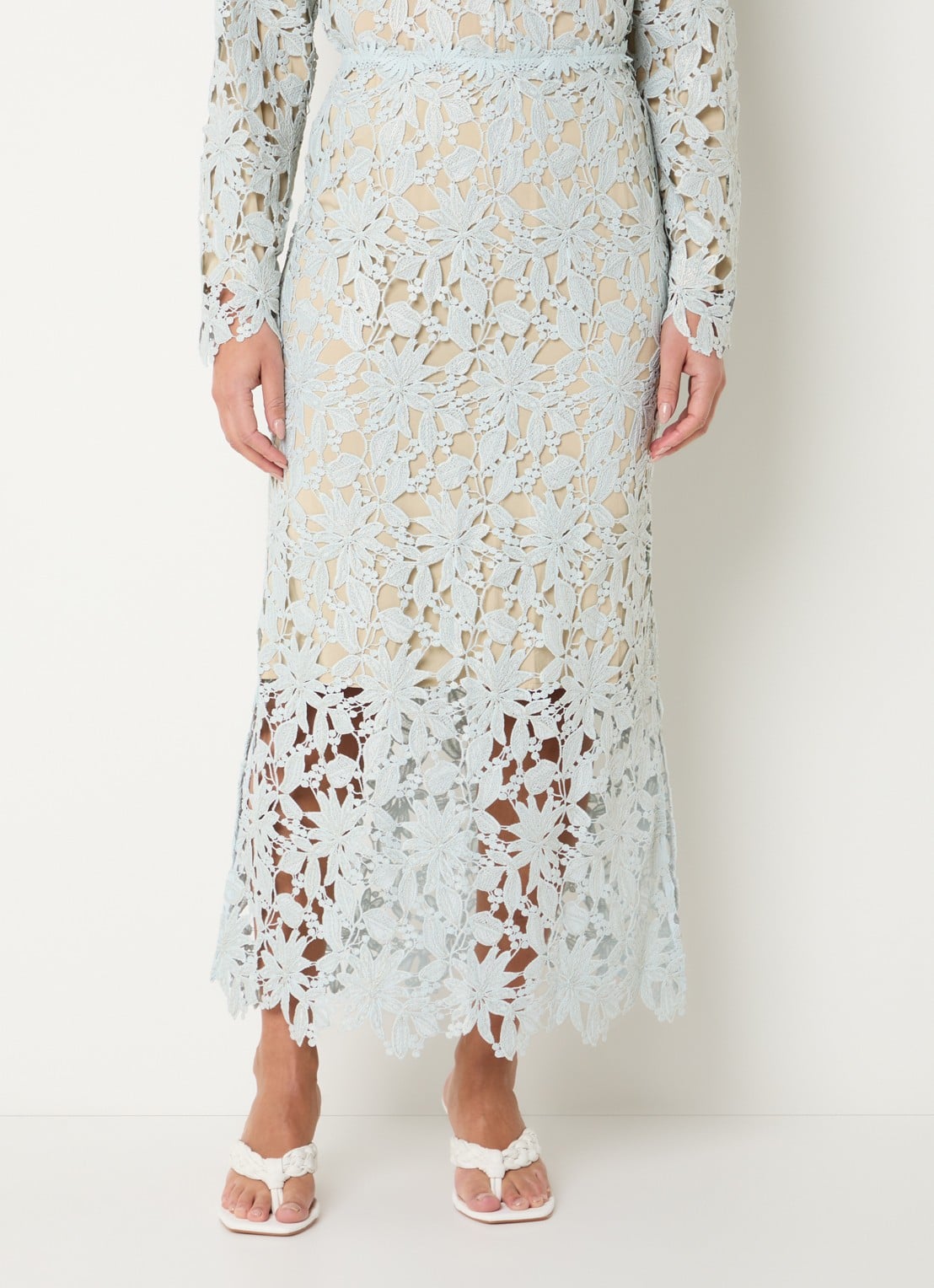 Bruuns Bazaar Joani semi-transparante maxi rok van kant - detail 2 lichtblauw