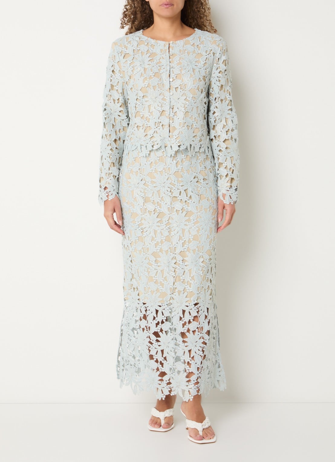 Bruuns Bazaar Joani semi-transparante maxi rok van kant - voorkant 4 lichtblauw