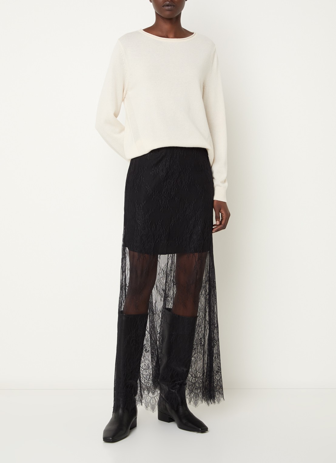 Bruuns Bazaar LaccoBBIna semi-transparante maxi rok van kant - voorkant 3 zwart