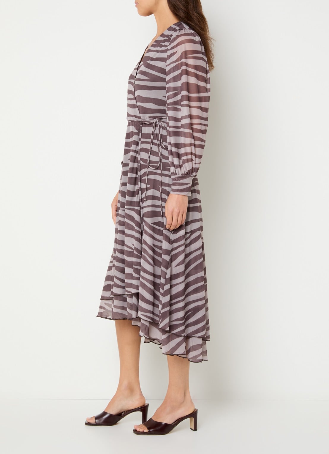 Bruuns Bazaar Phlox Nora maxi wikkeljurk van mesh met print - voorkant 2 bruin