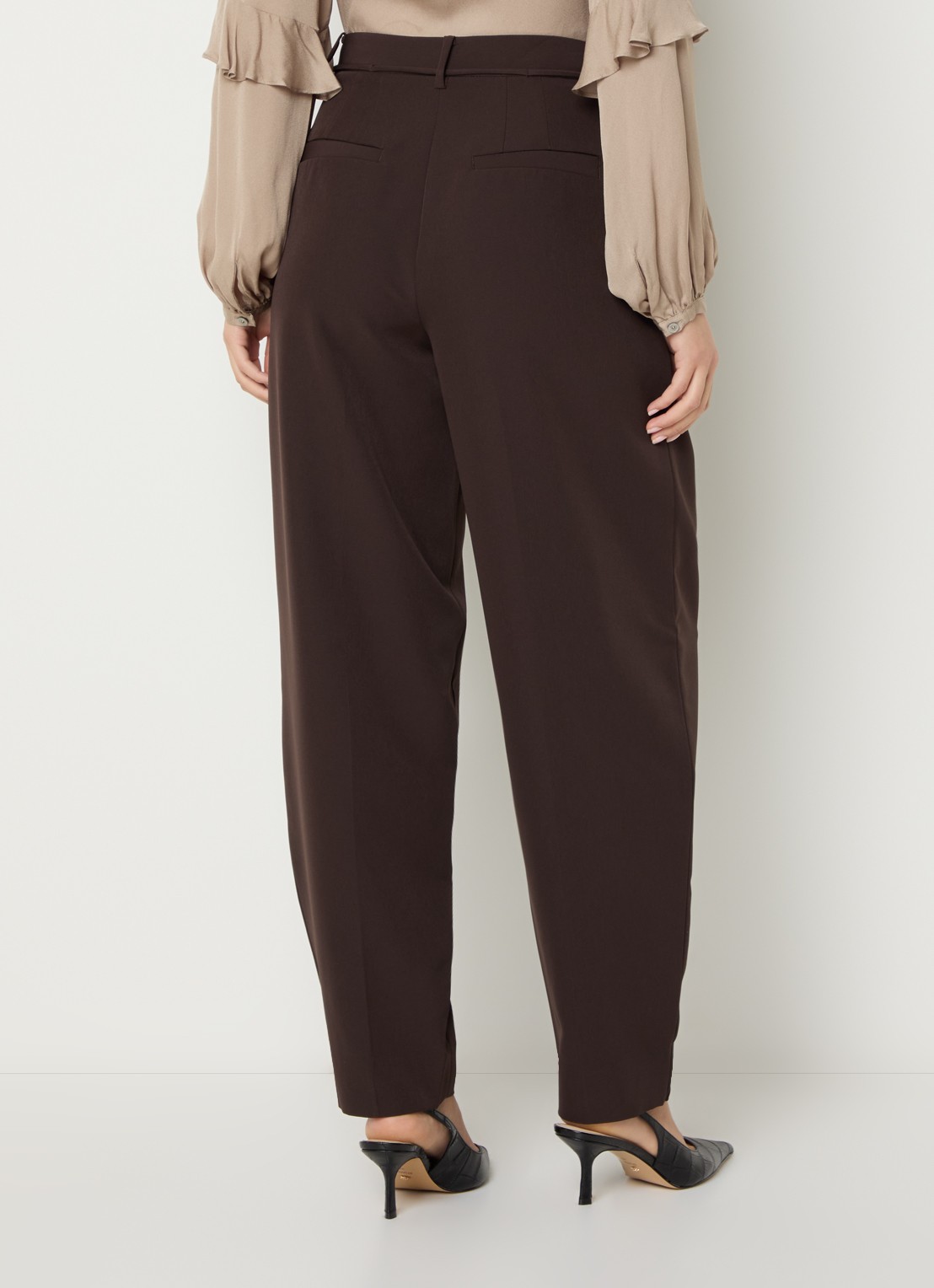 Bruuns Bazaar Ruby high waist wide fit pantalon met steekzakken - achterkant donkerbruin