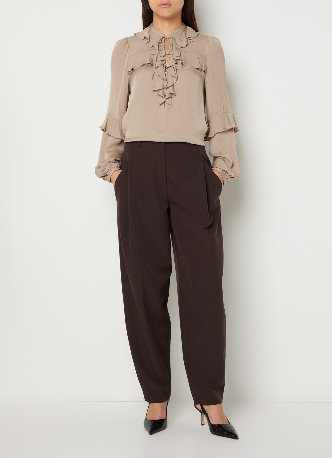 Bruuns Bazaar Ruby high waist wide fit pantalon met steekzakken - voorkant 3 donkerbruin