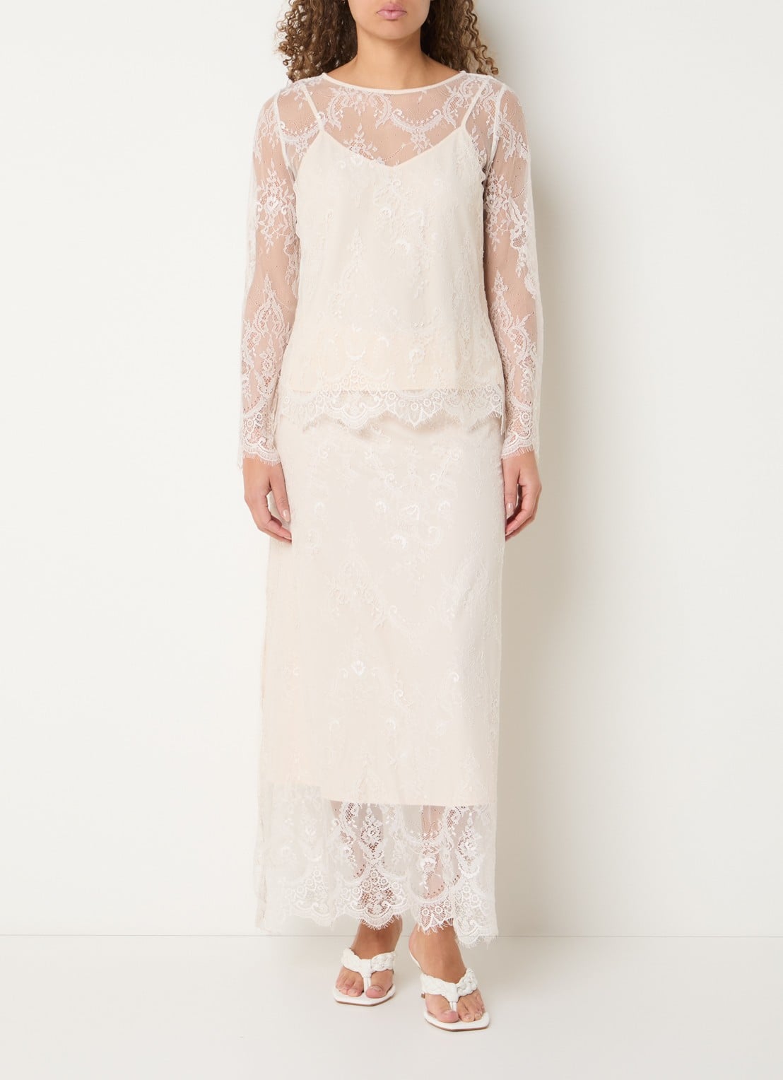 Bruuns Bazaar Synvia semi-transparante tuniek van kant - voorkant 2 beige