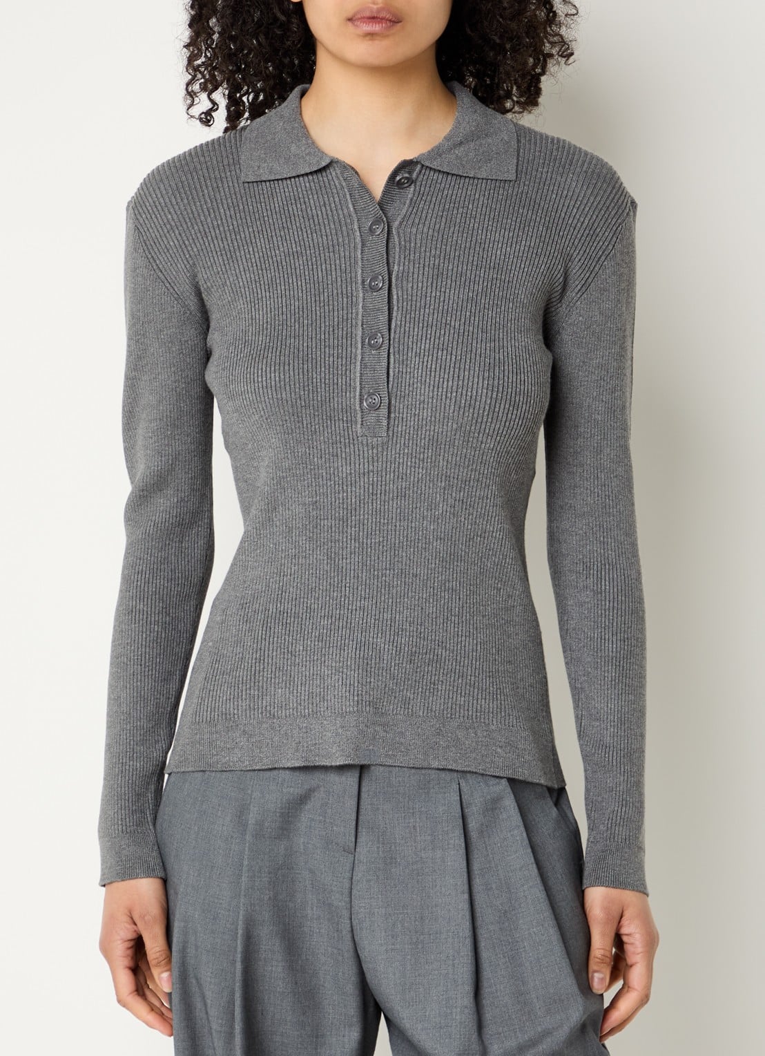 Bruuns Bazaar Top met knoopsluiting - detail 4 grijsmele