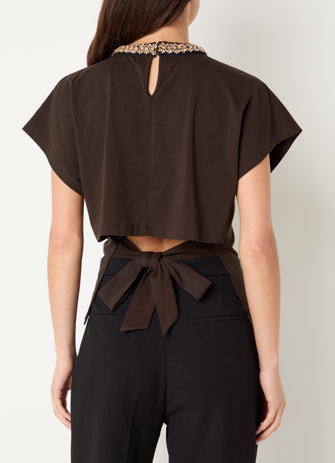 Bruuns Bazaar Verena T-shirt met kralendecoratie - detail 4 donkerbruin