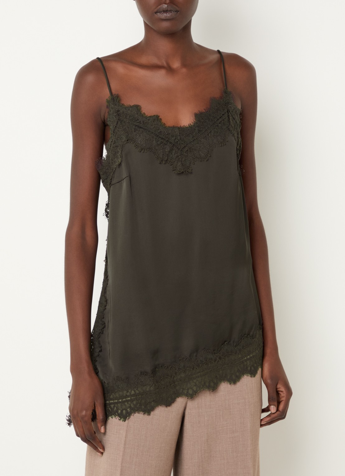 Bruuns Bazaar WeckiaBBCamila spaghetti top met details van kant - detail donkerbruin
