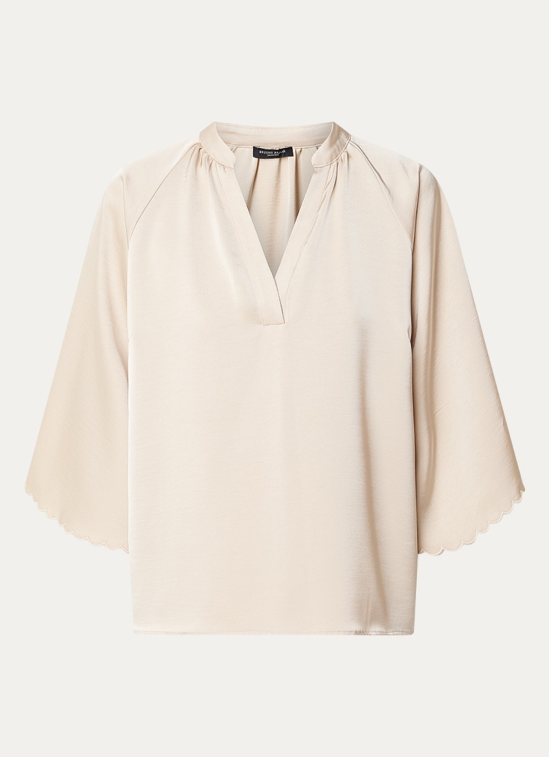 Bruuns Bazaar Winny tuniek van satijn met trompetmouw - voorkant beige