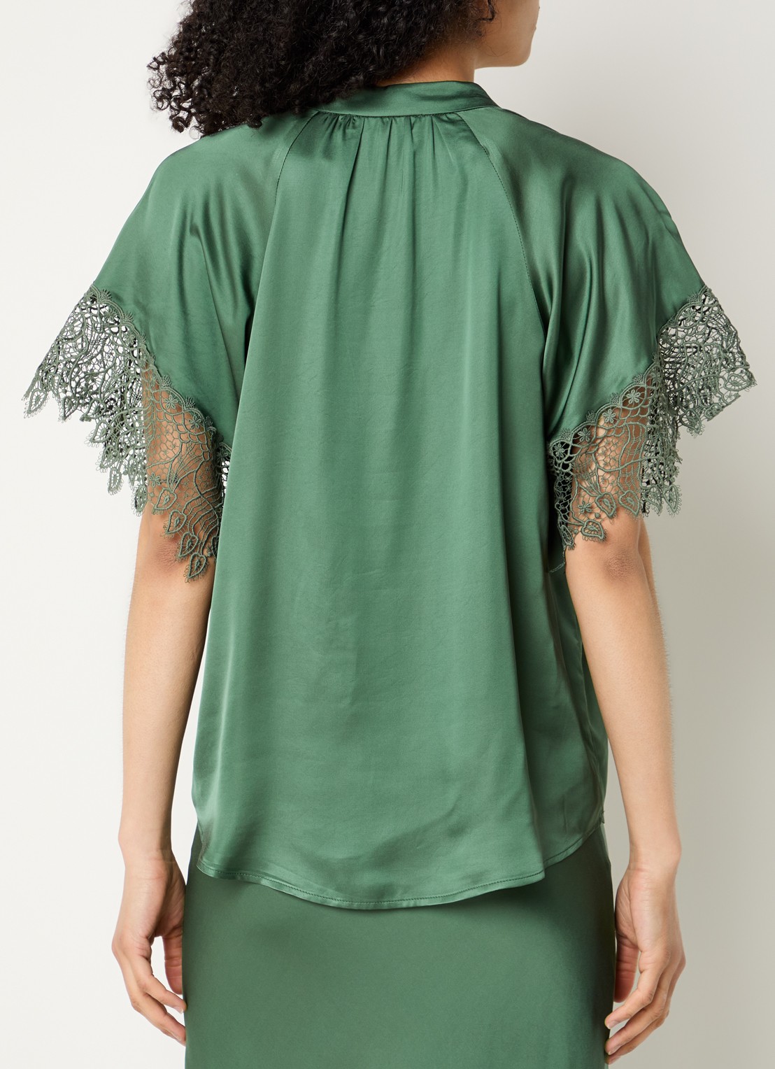 Bruuns Bazaar Winy tuniek met broderie en V-hals - achterkant donkergroen