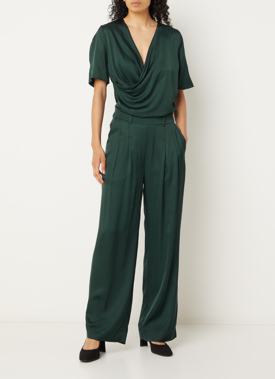 Bruuns Bazaar Zalli high waist straight fit pantalon van satijn met steekzakken - voorkant 4 donkergroen