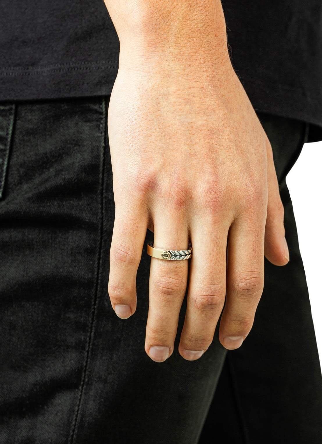 Buddha to Buddha Barbara Small Dual ring van zilver met detail van 14 karaat goud - detail 3 zilver
