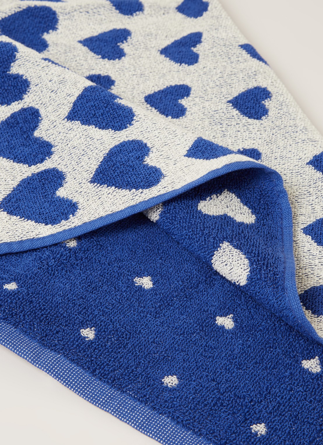 Bunzlau Castle Hearts keukendoek van  katoen 53 x 60 cm - detail blauw
