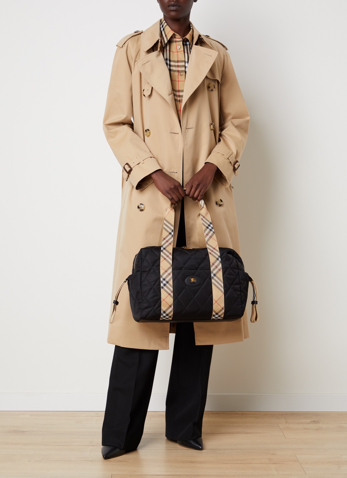 Burberry Belfast luiertas met quilt patroon en verschoningsmat - voorkant 2 zwart