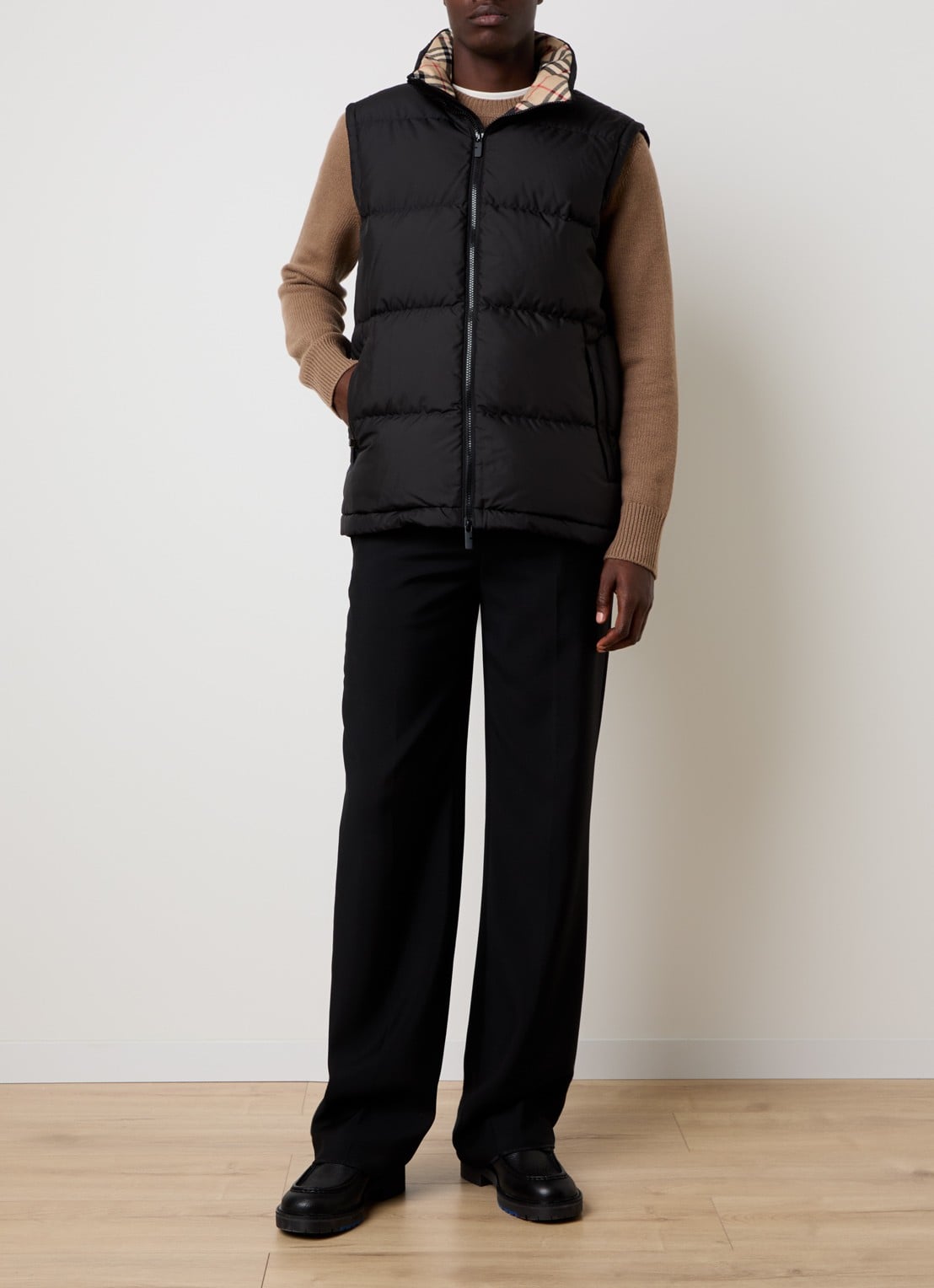 Burberry Bideford puffer jack met afneembare capuchon en mouwen - voorkant 7 zwart