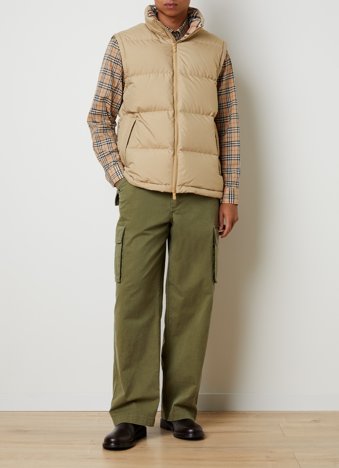 Burberry Bideford puffer jack met donsvulling - voorkant 3 khaki