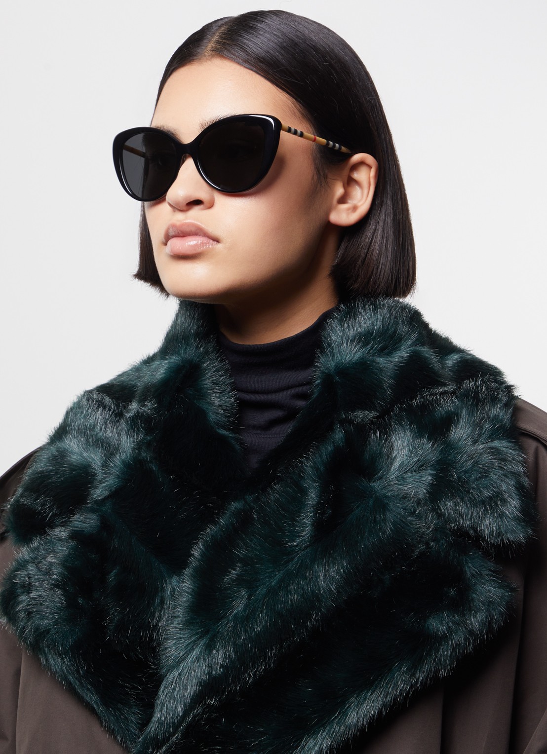 Burberry Cat Eye zonnebril BE4407 - voorkant 5 zwart