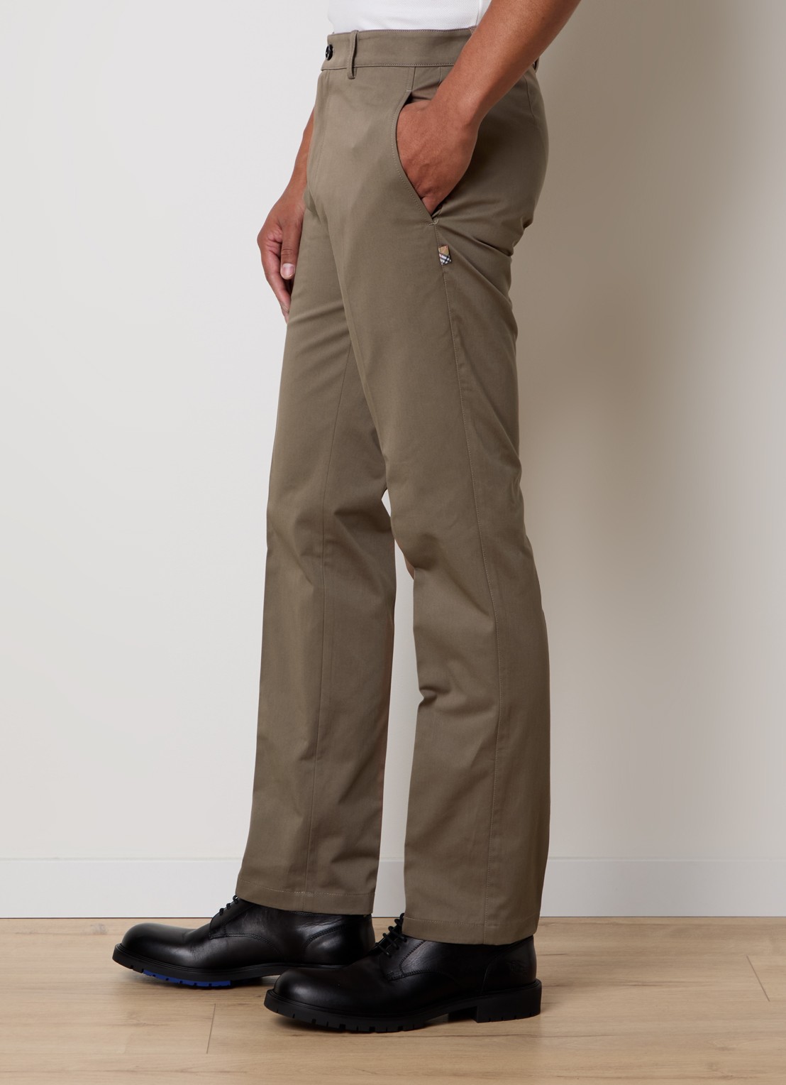 Burberry Charlton straight fit chino met steekzakken  - detail 5 lichtbruin
