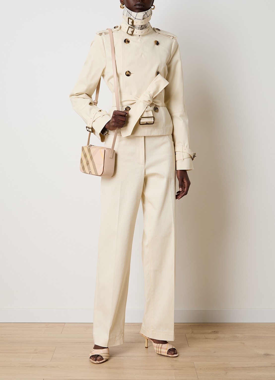 Burberry Cropped double-breasted trenchcoat met ceintuur - voorkant 3 creme